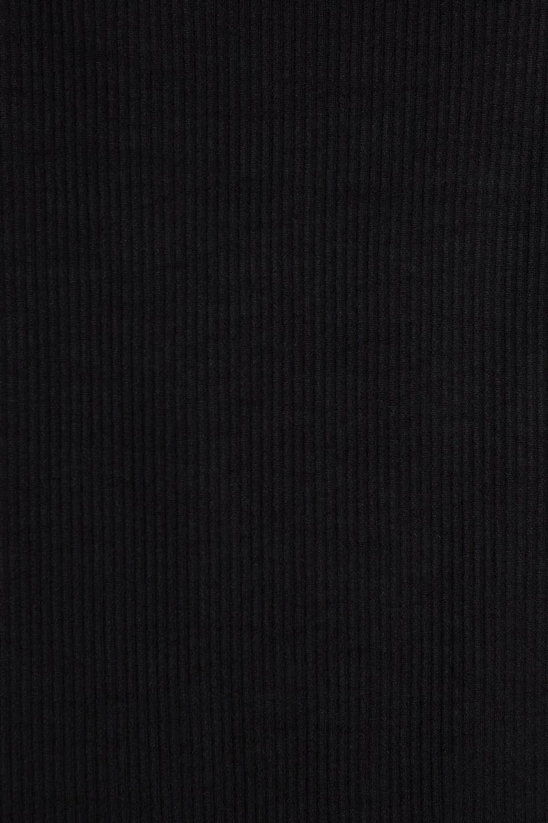 100179000