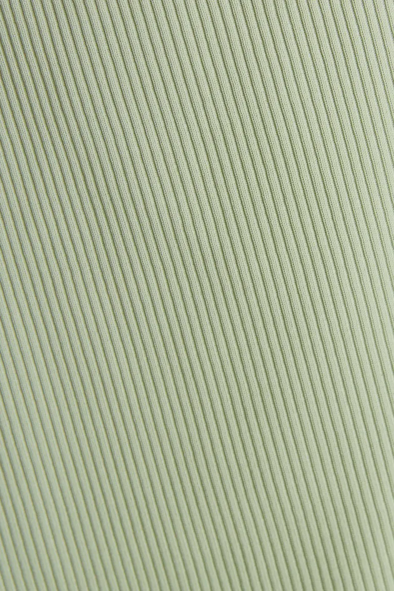 100706952