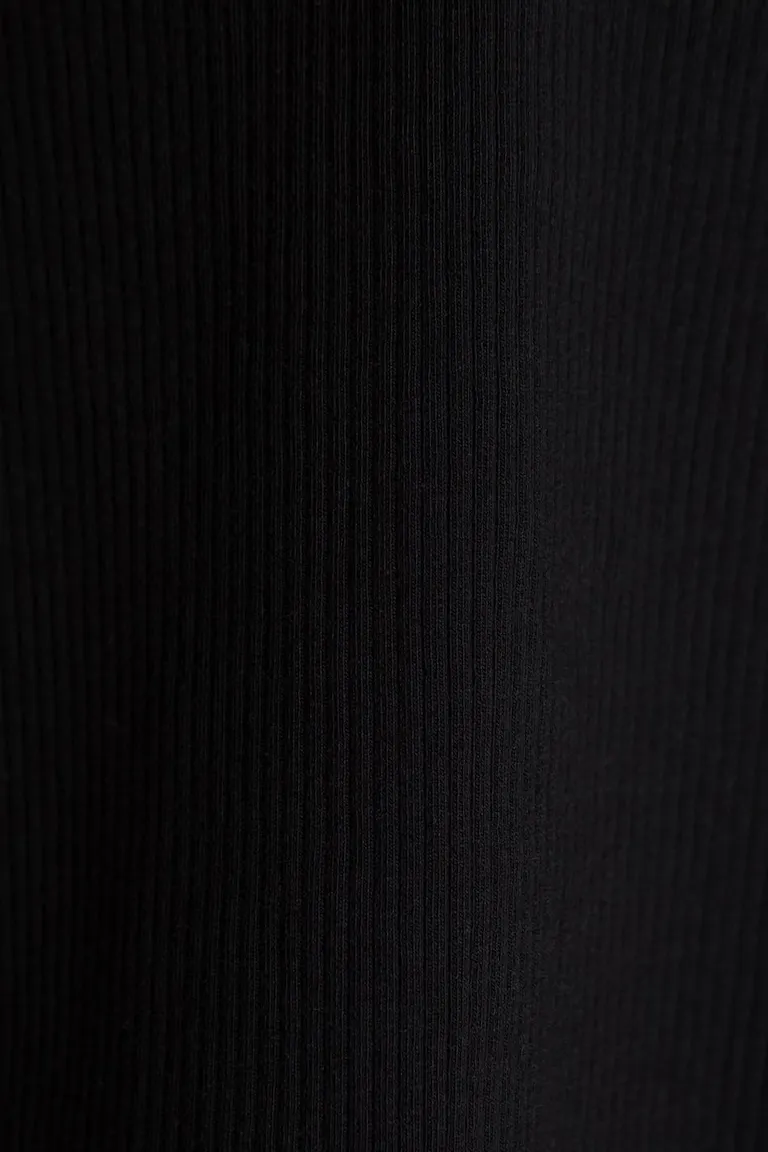101069000