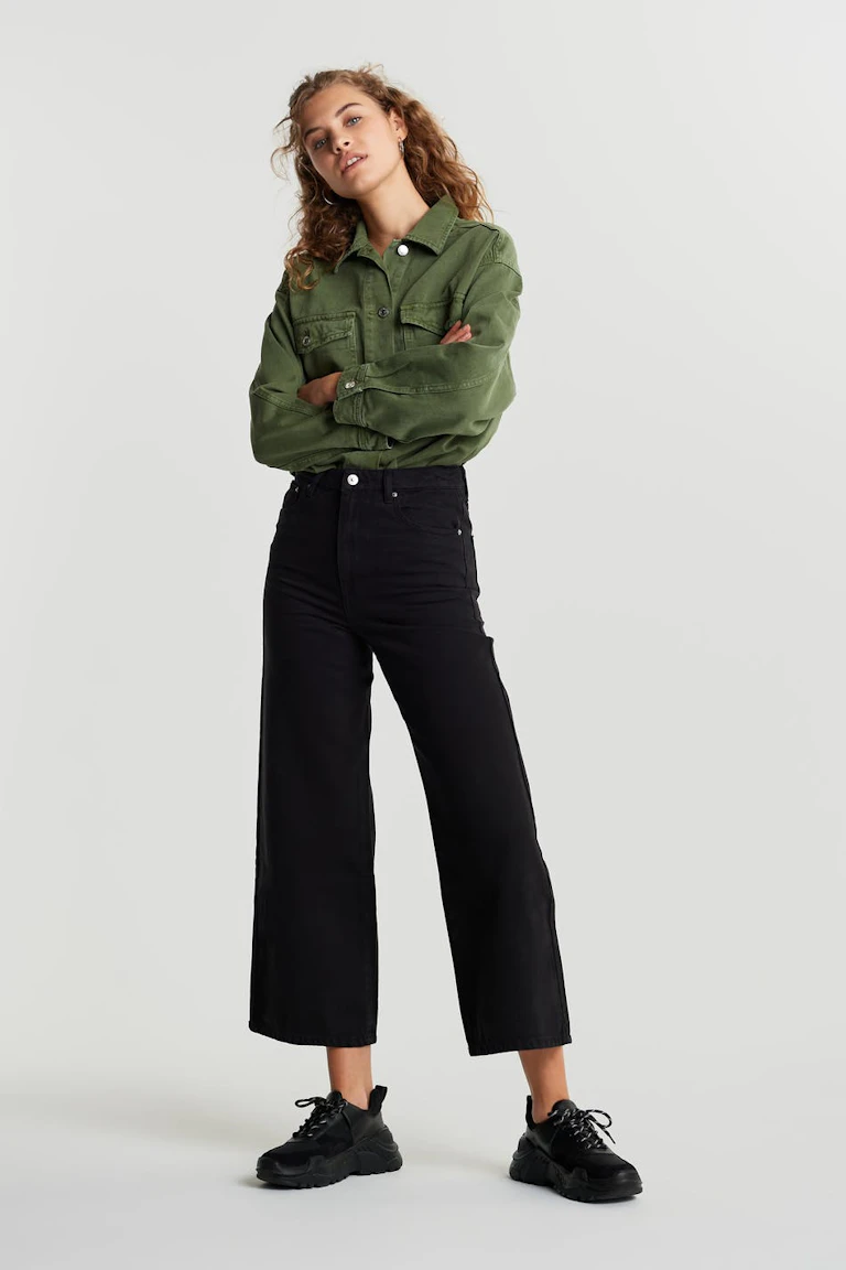 112089000
