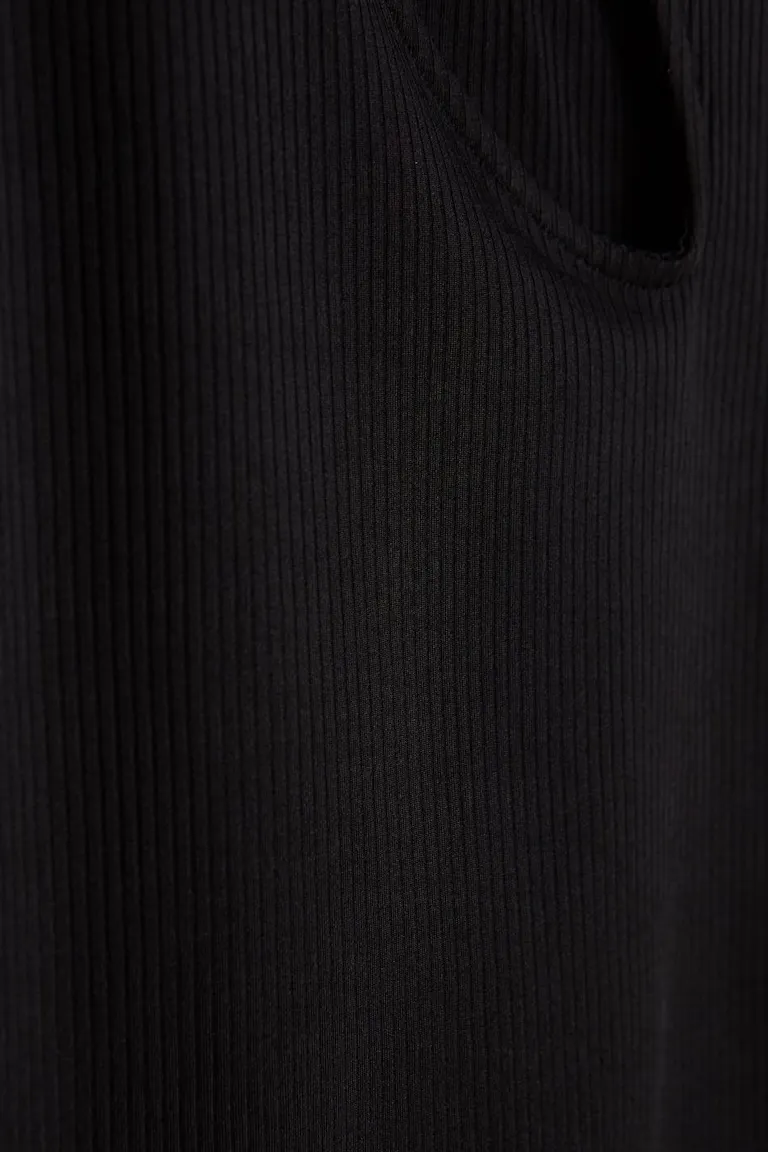 115079000