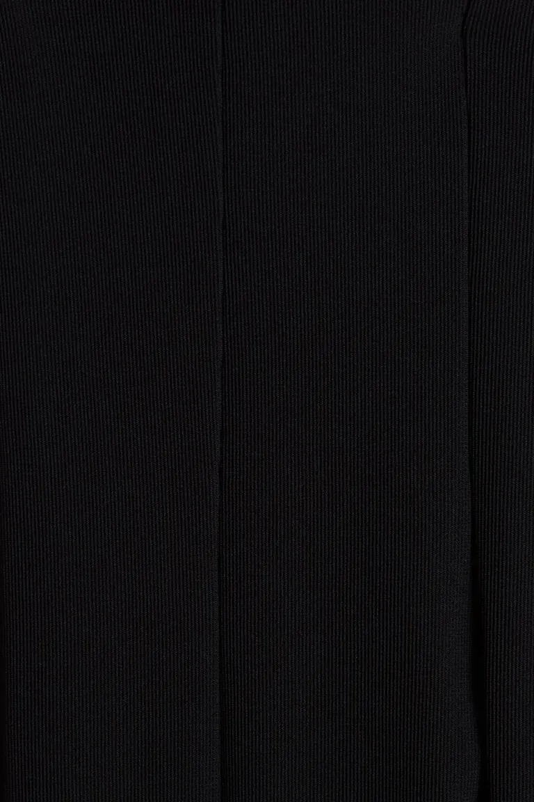 115299000