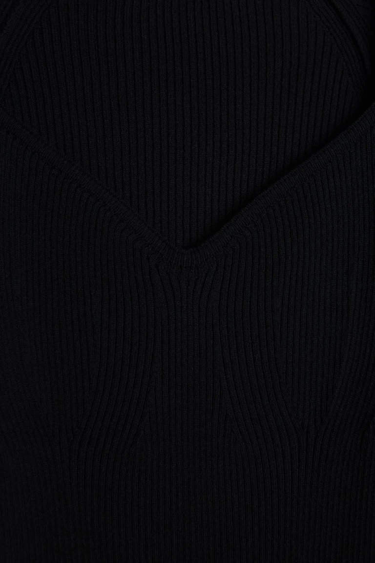 117709000