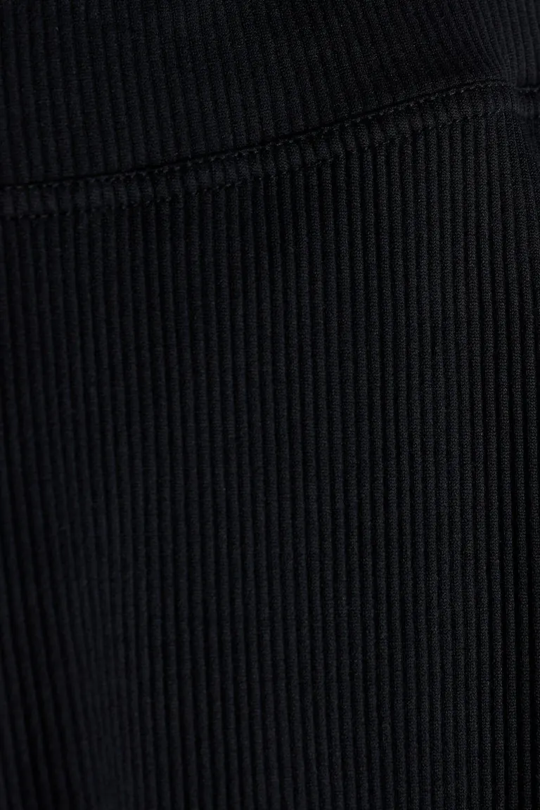 119199000