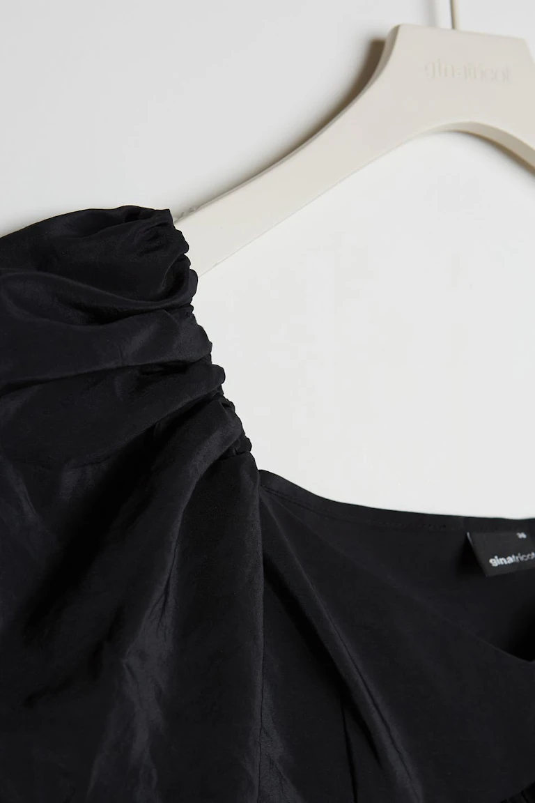 119809000