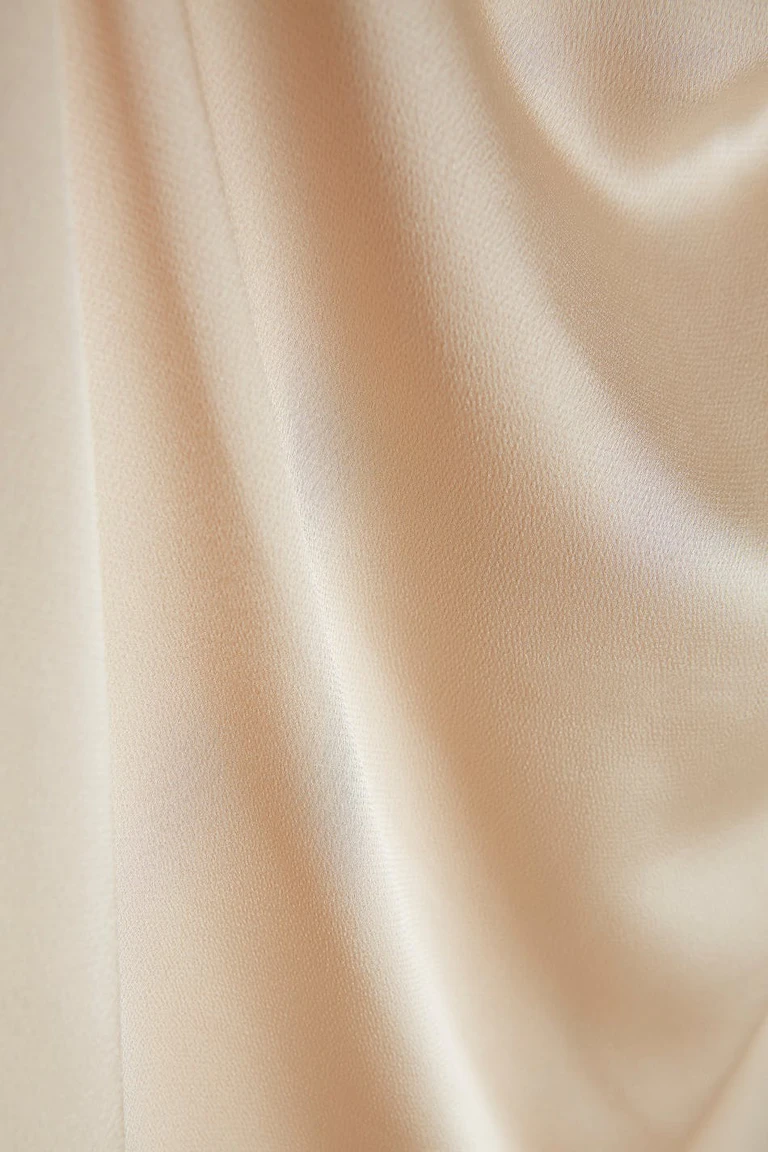 120041040