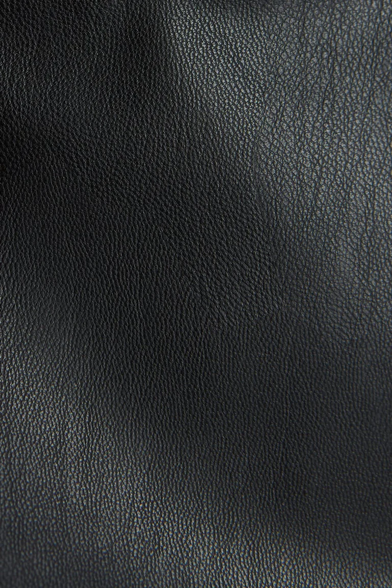 121489000