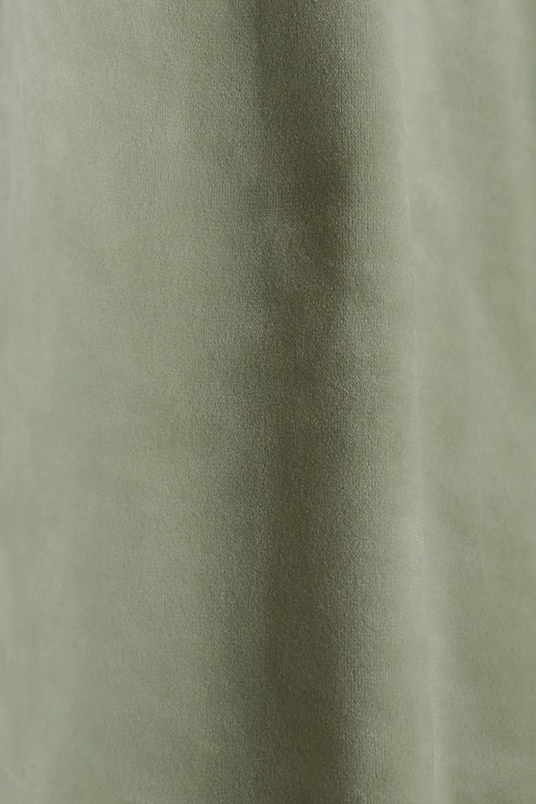 122056021