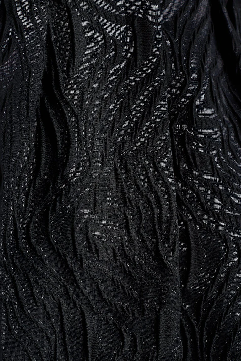 123669000