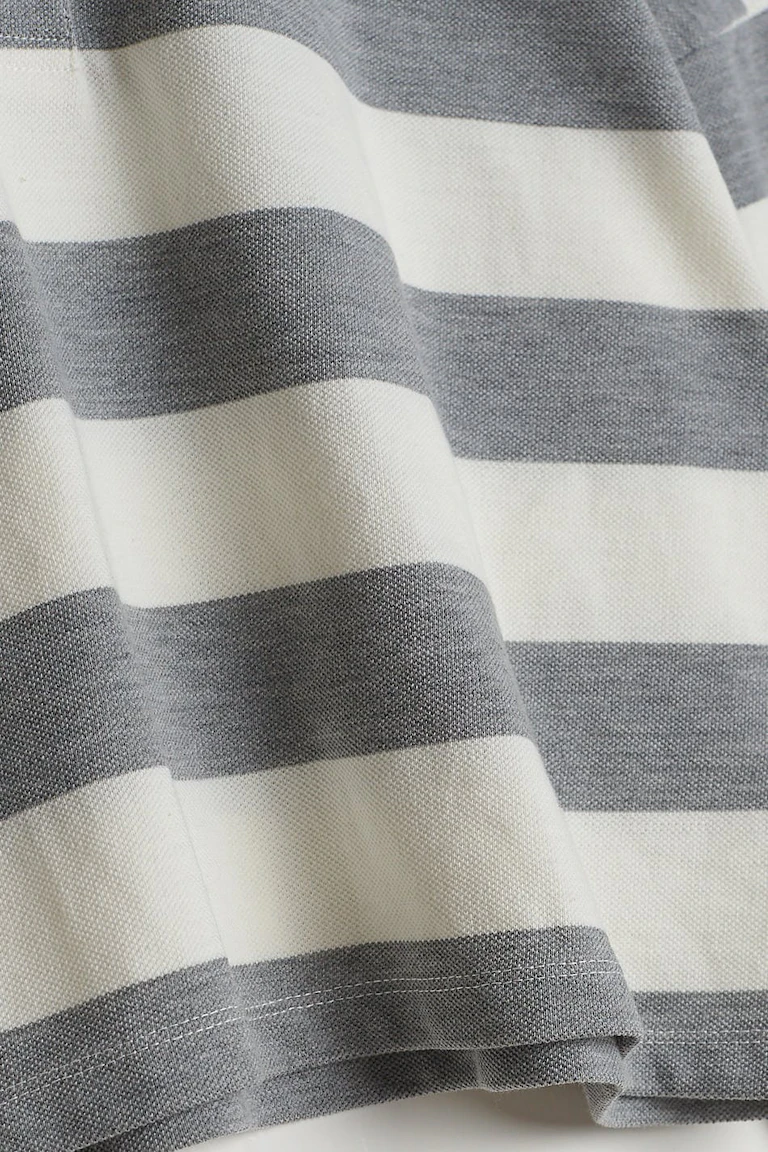 123841153