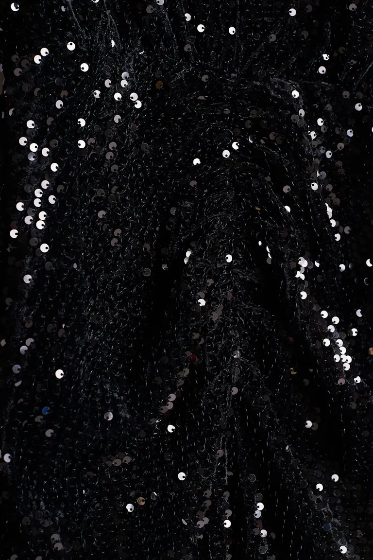 124009000