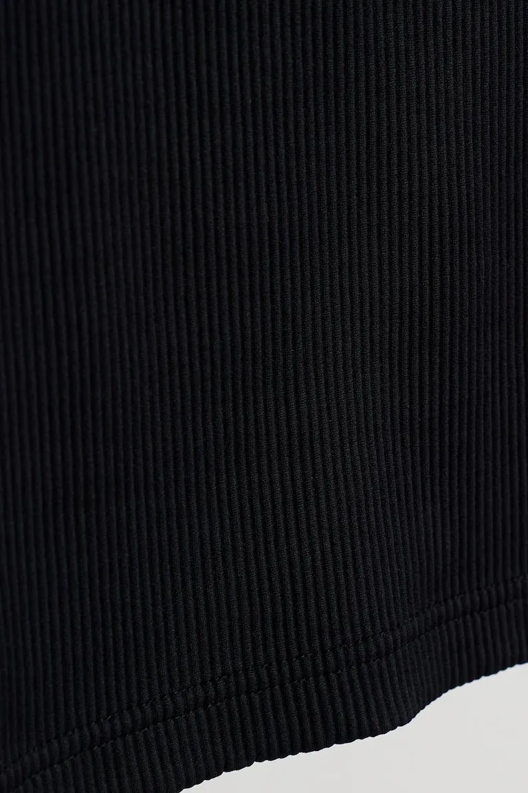 124169000