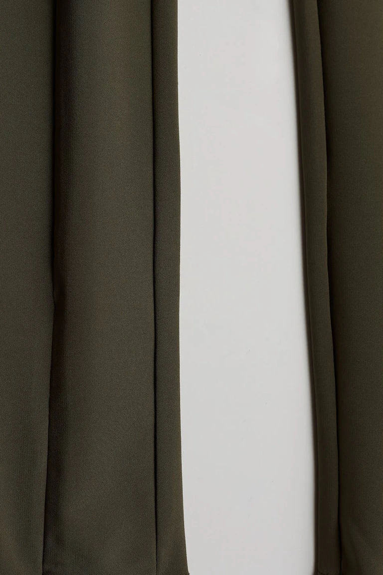 124997043