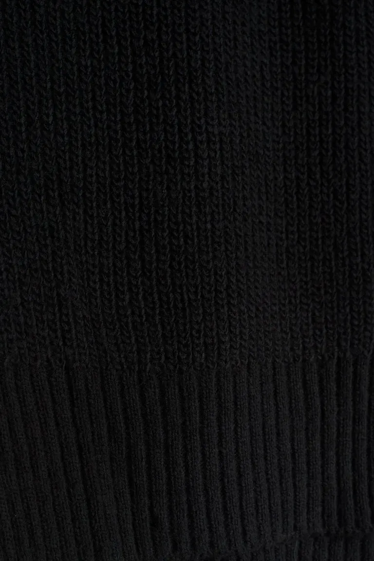 125939000