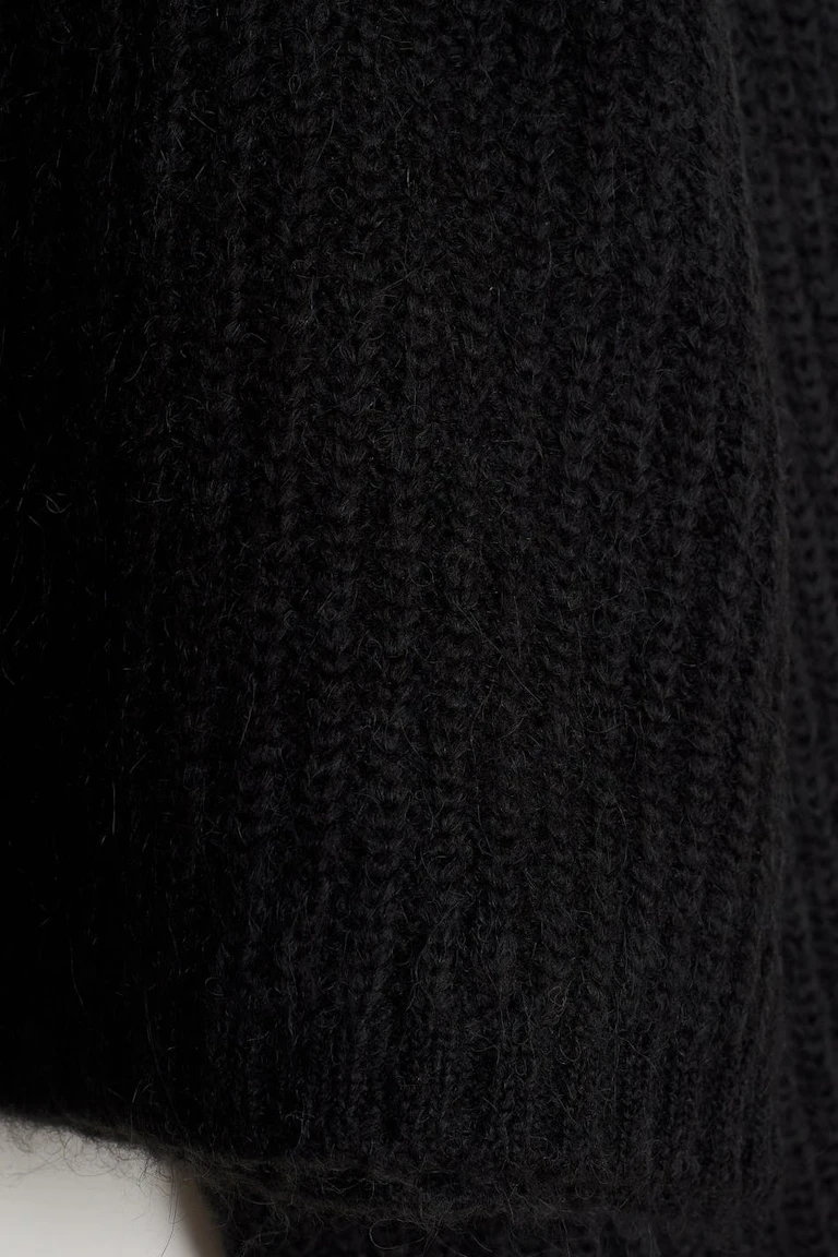 125949000