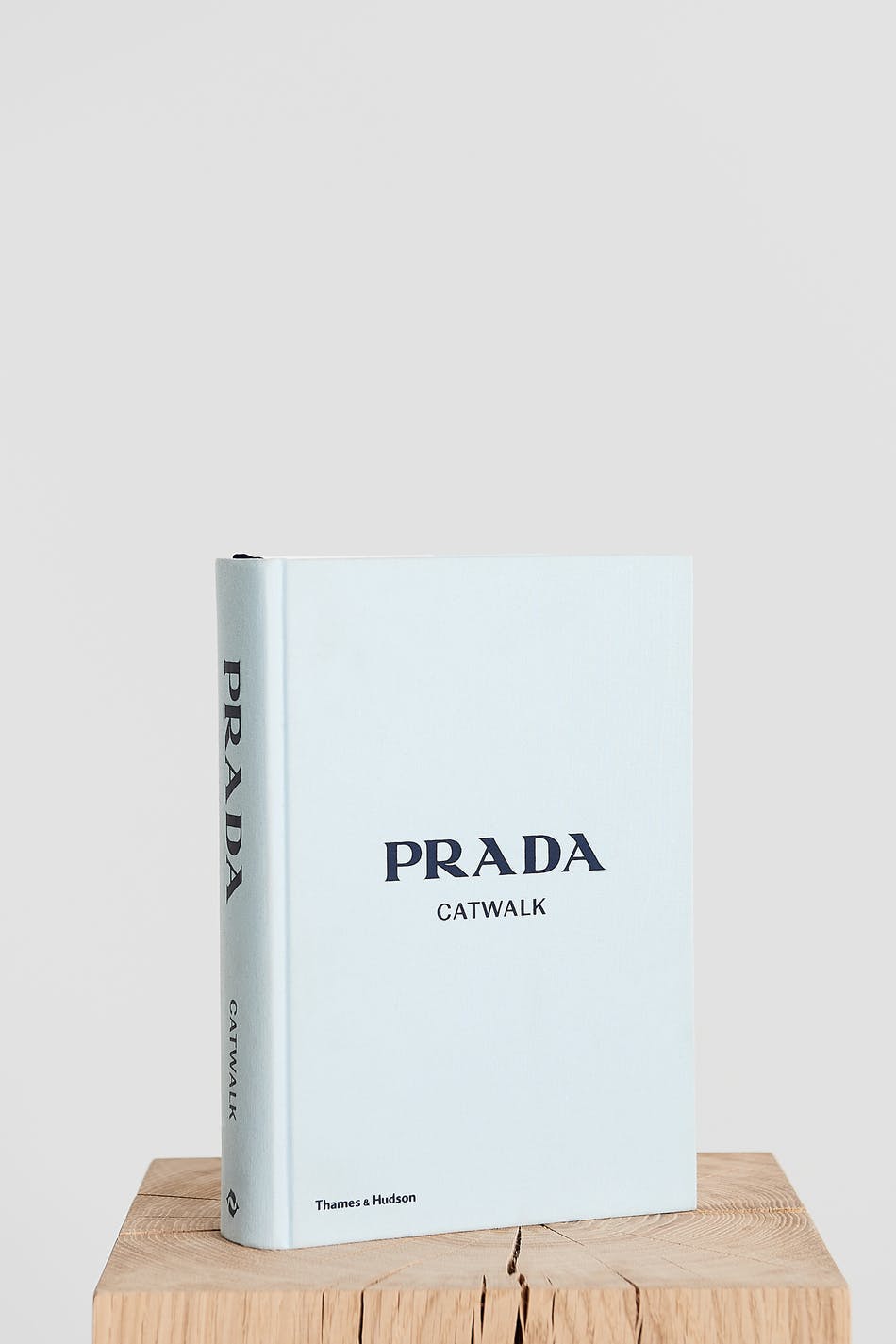 Prada catwalk book - Blue - Gina Tricot
