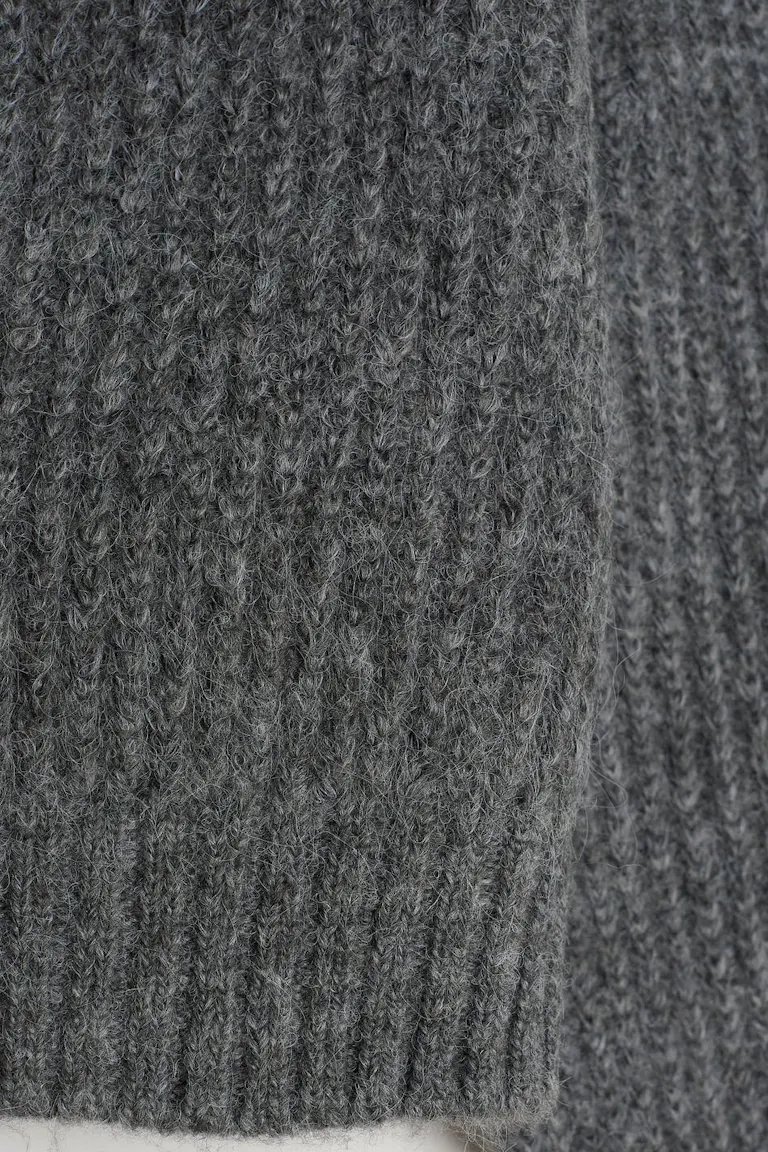 134058022