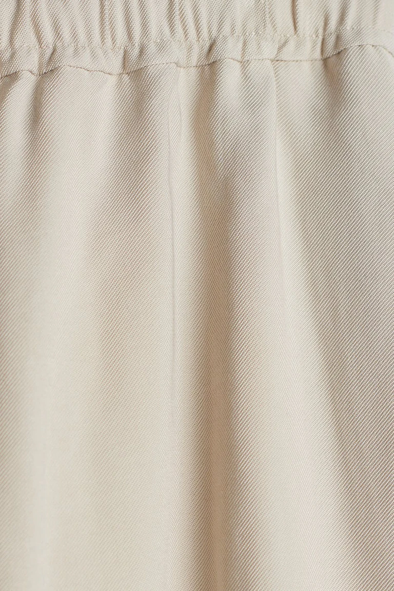 136661962