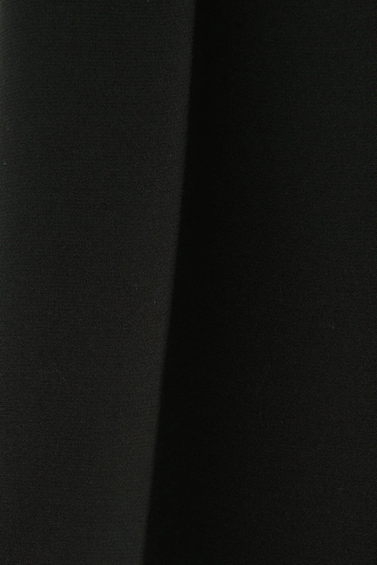 136729000