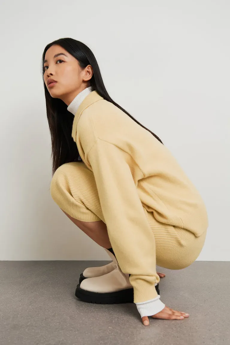 139191040