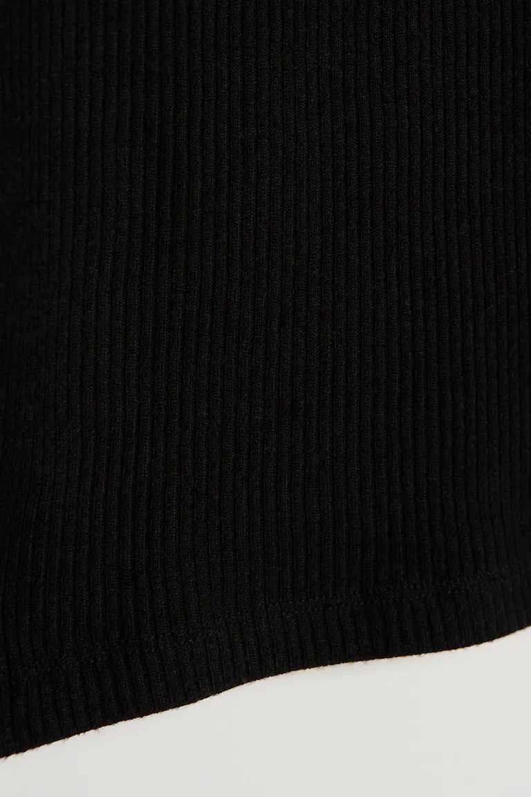 140049000