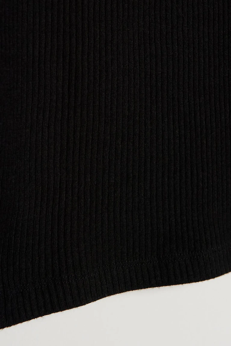 140049000