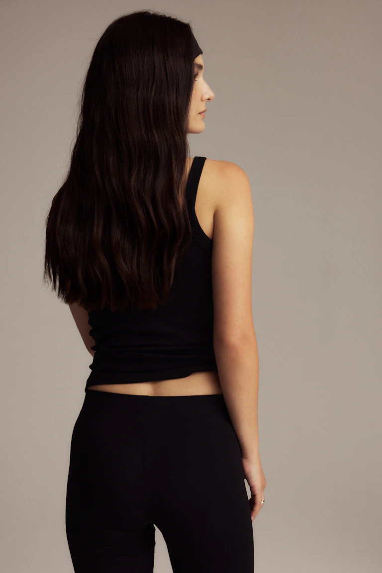 141889000