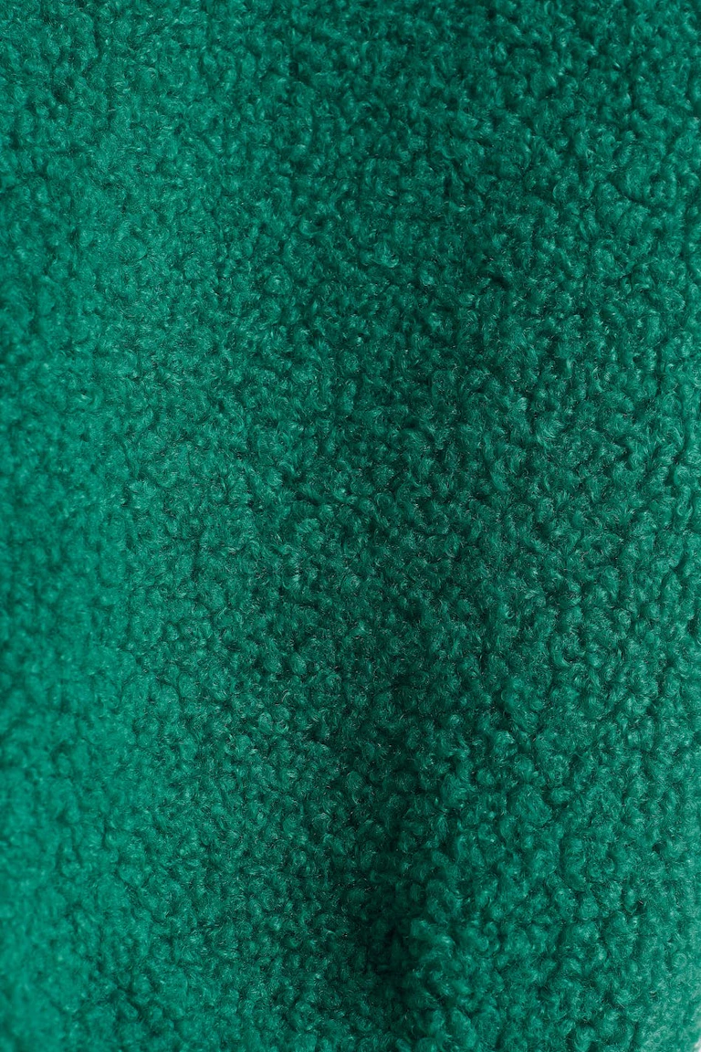 142796000