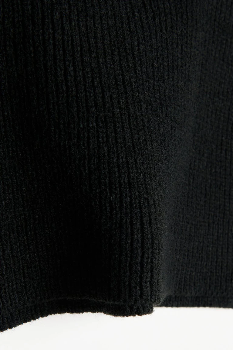 145869000