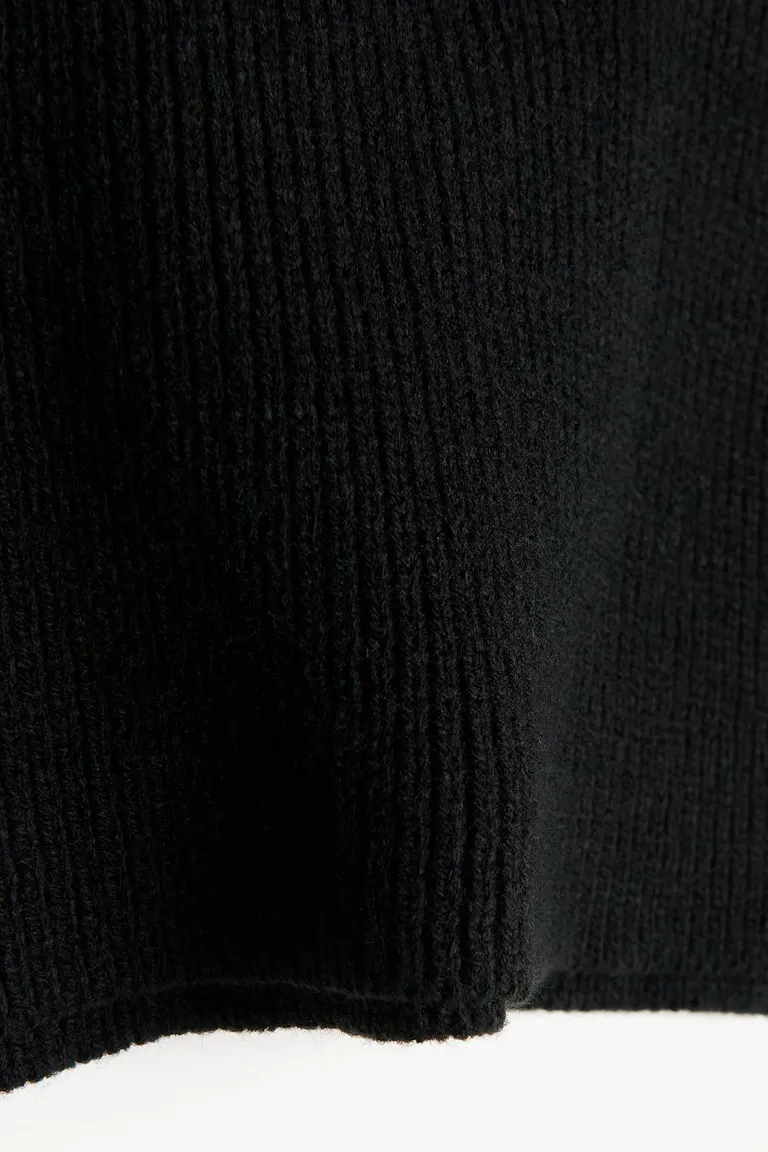 145869000
