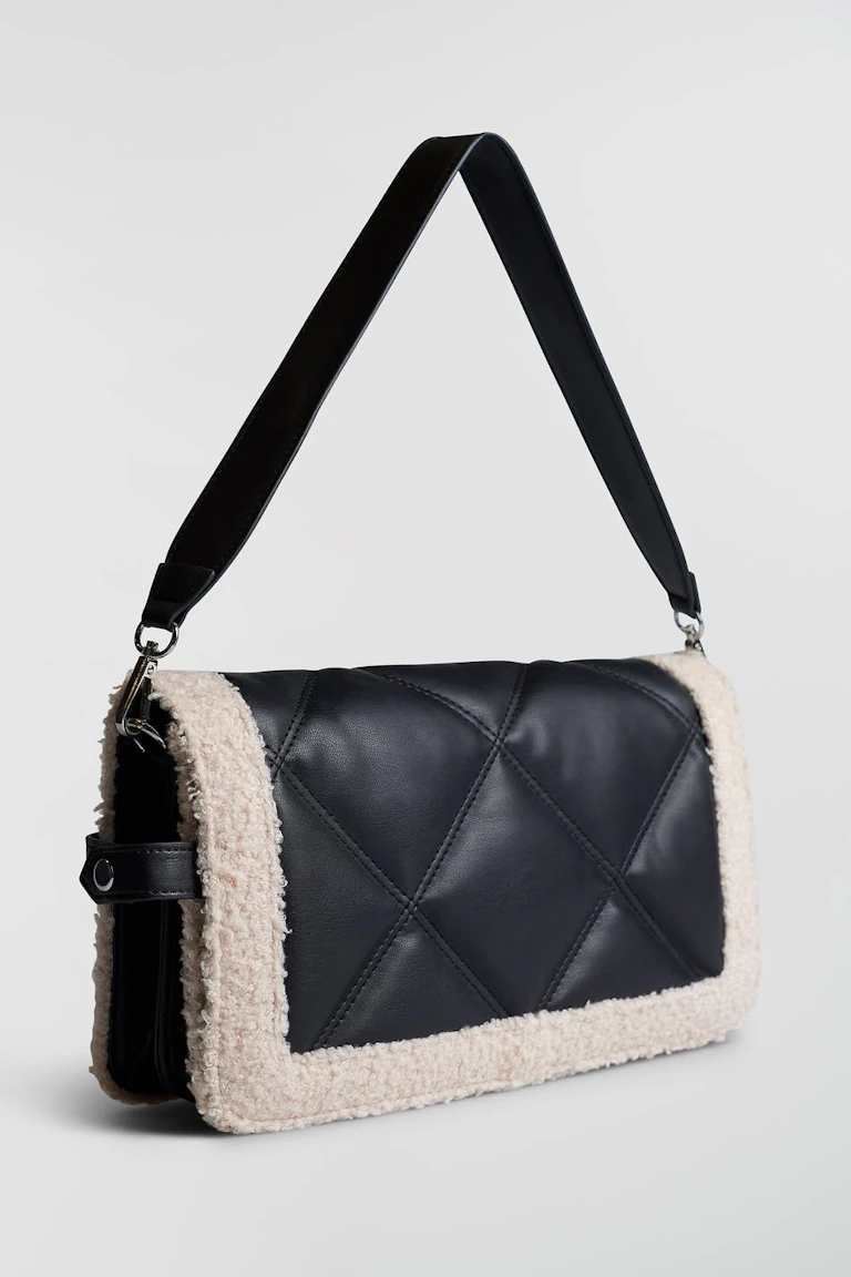 147359637