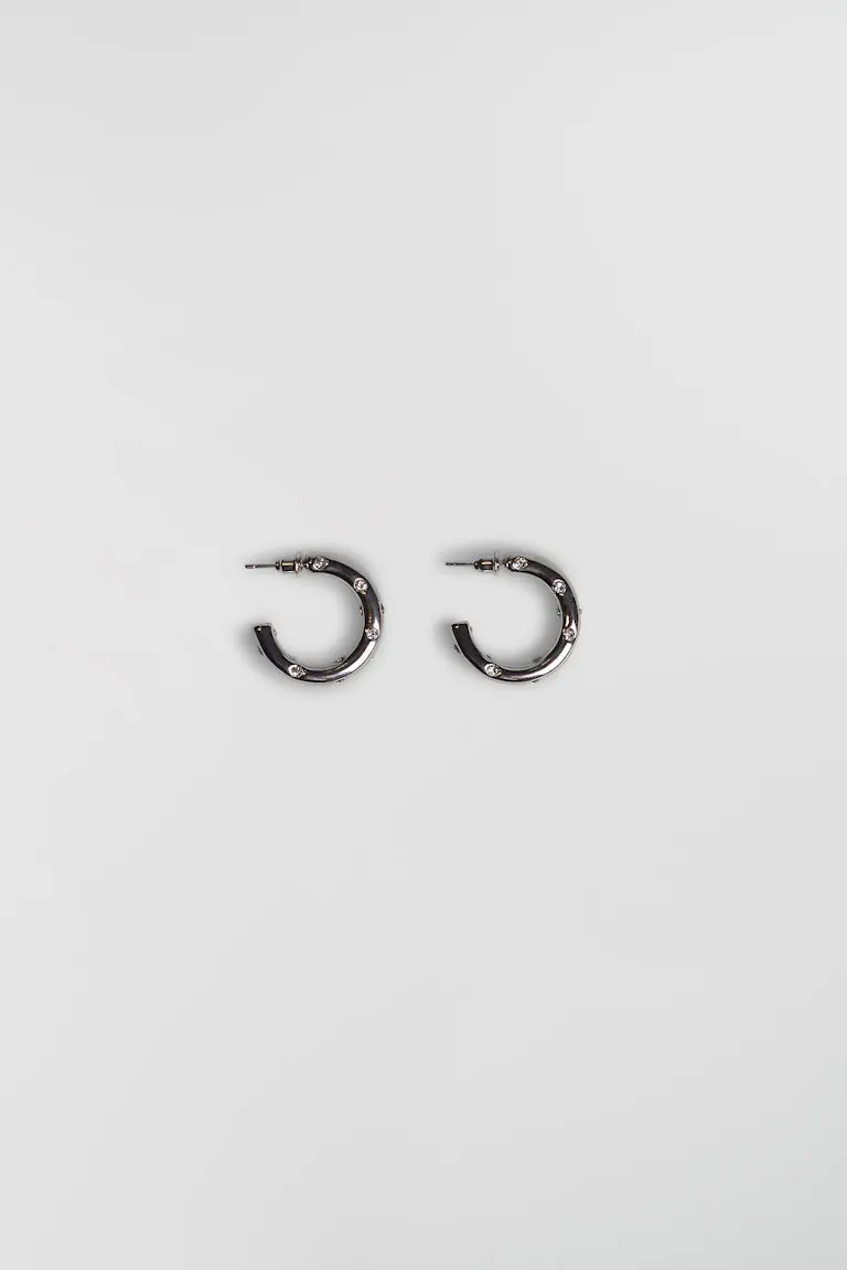 148401028