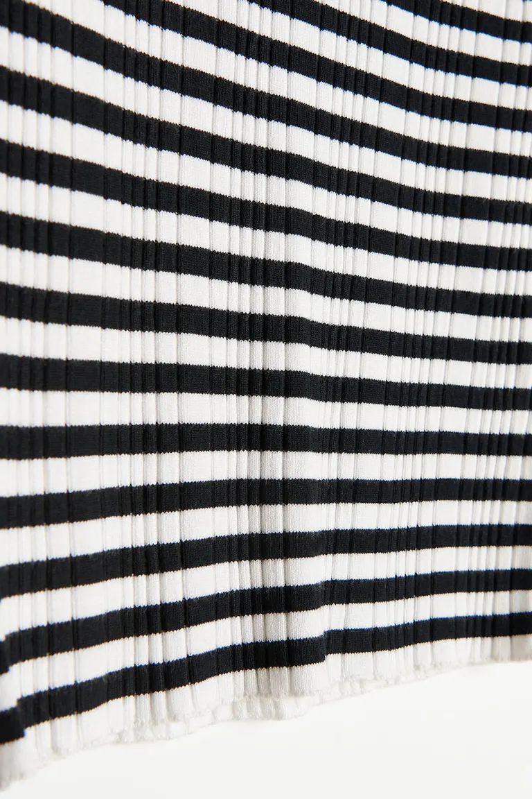 153319023