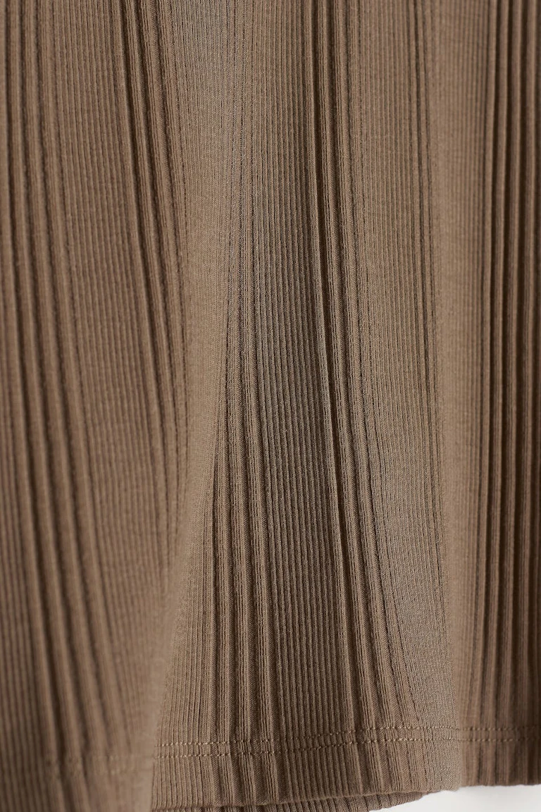 155818654