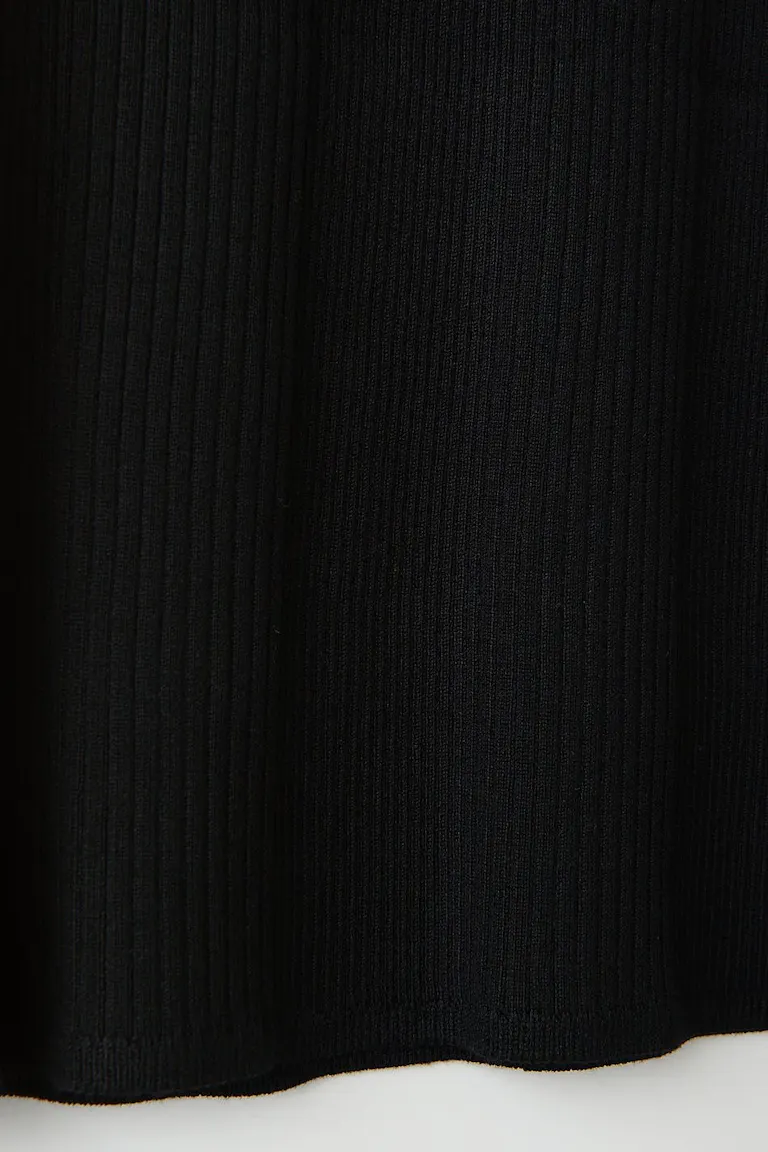 155949000