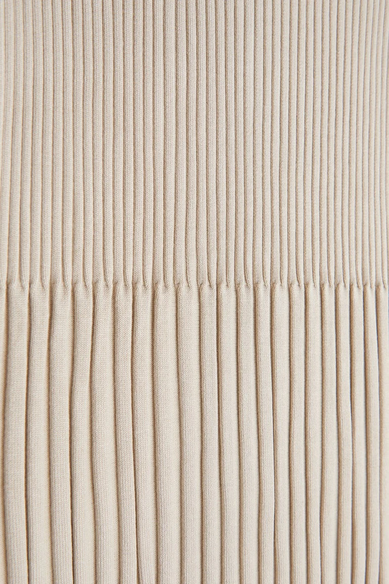 158301298
