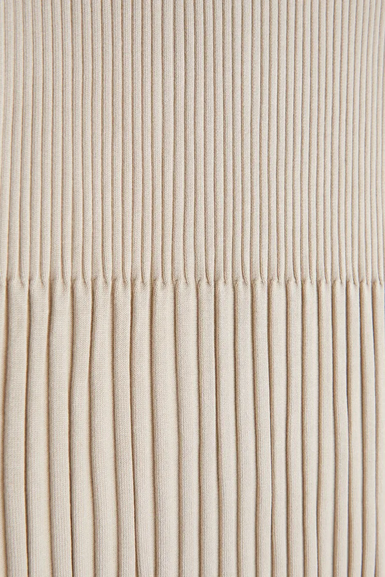 158301298