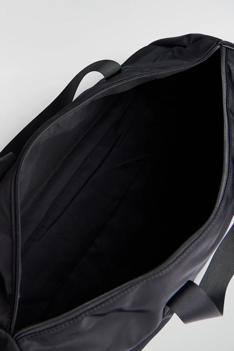 158679000