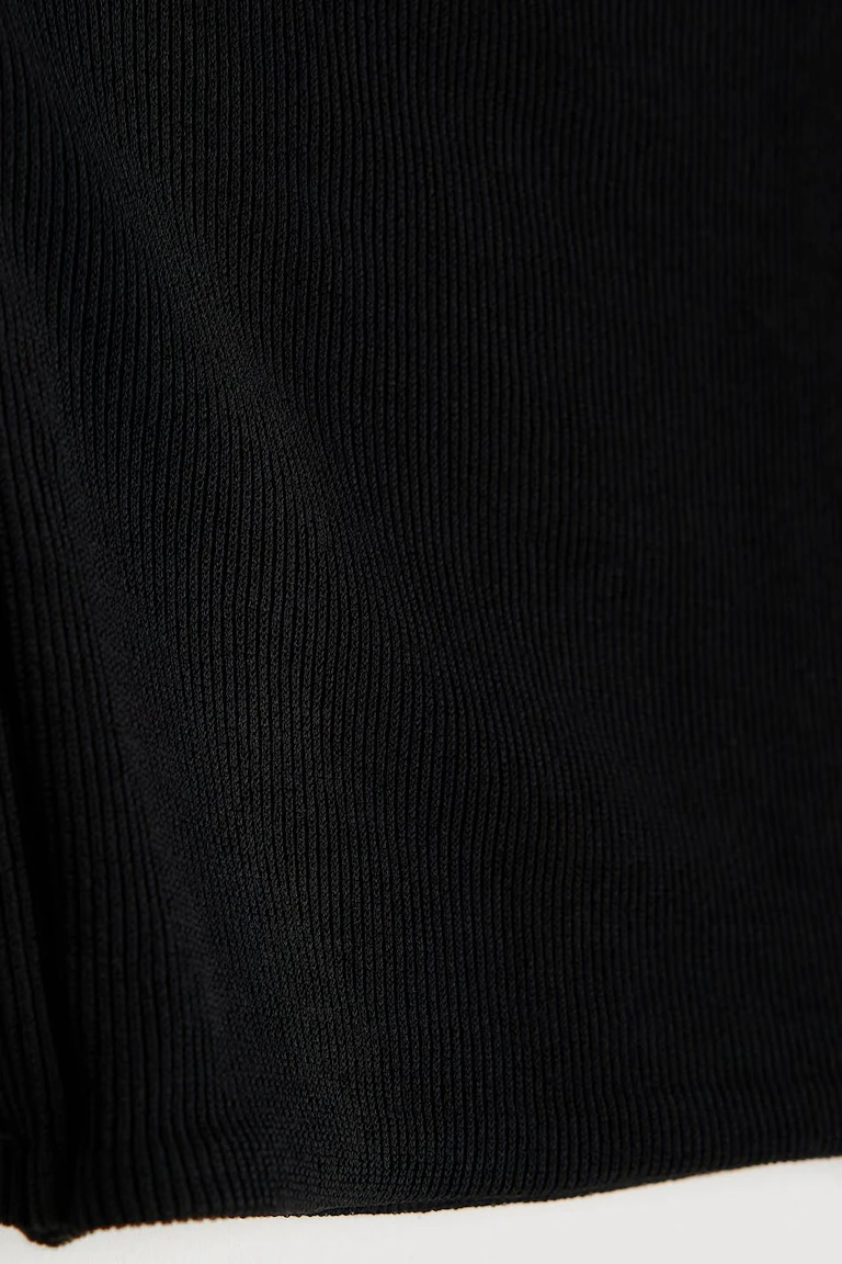 165069000