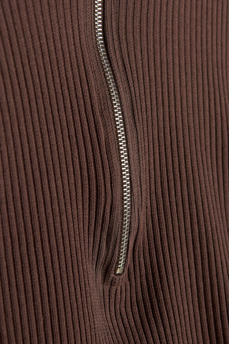 165237131