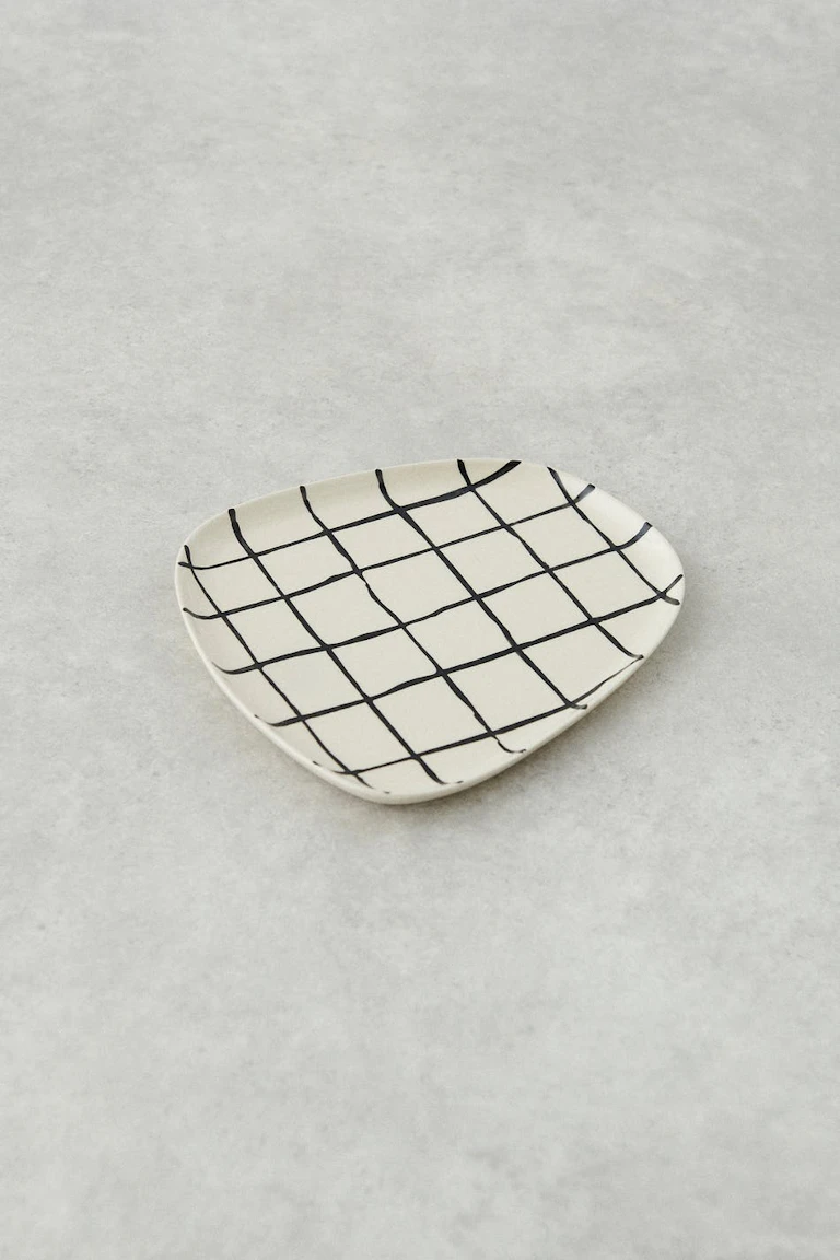 165610007