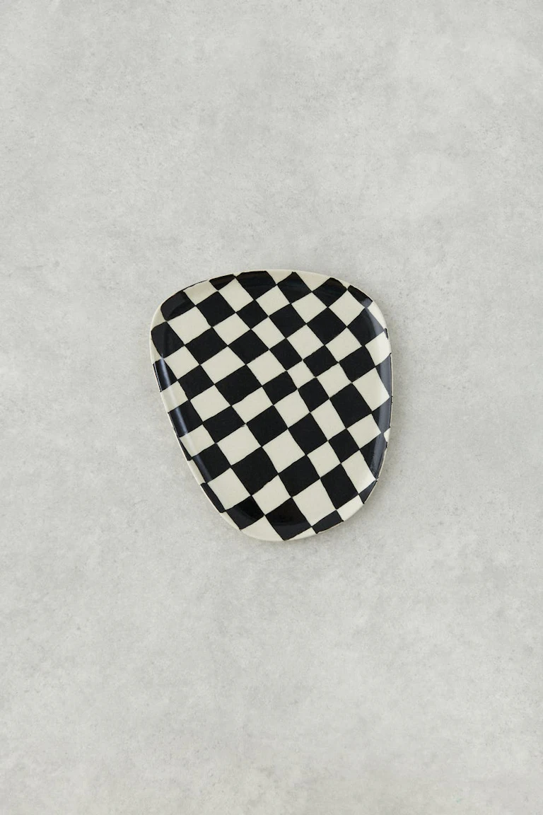 165619040