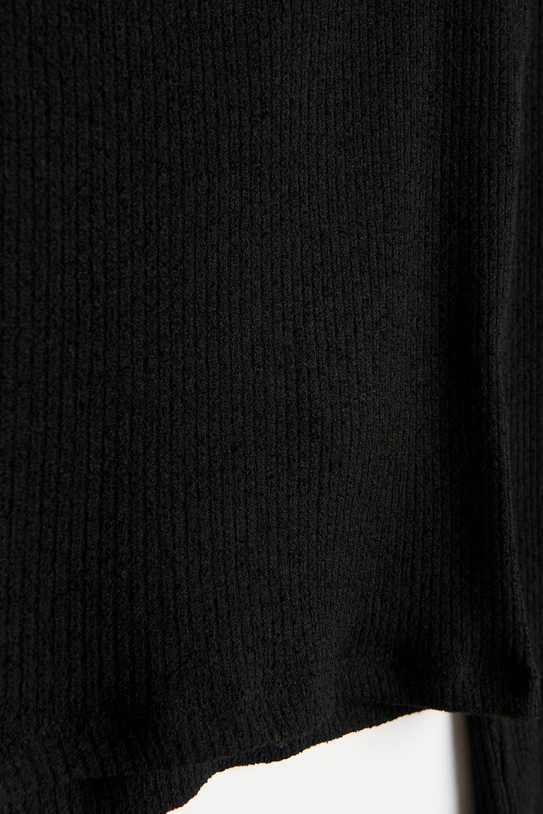 169239000
