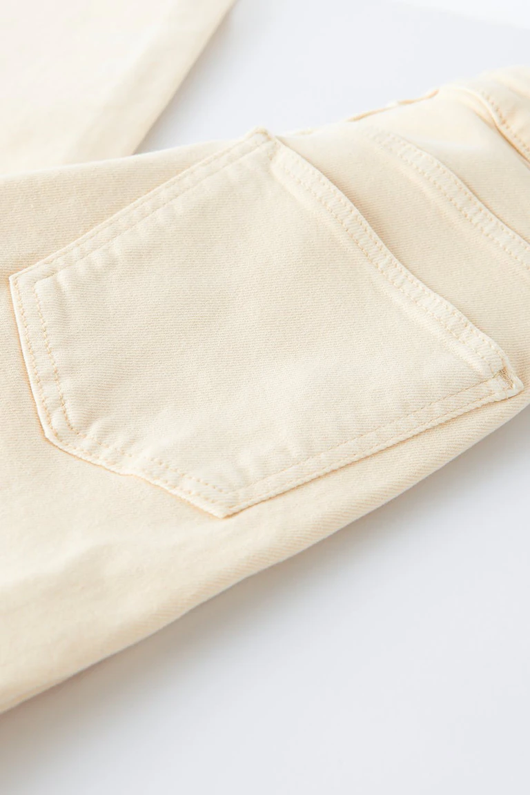 169302000