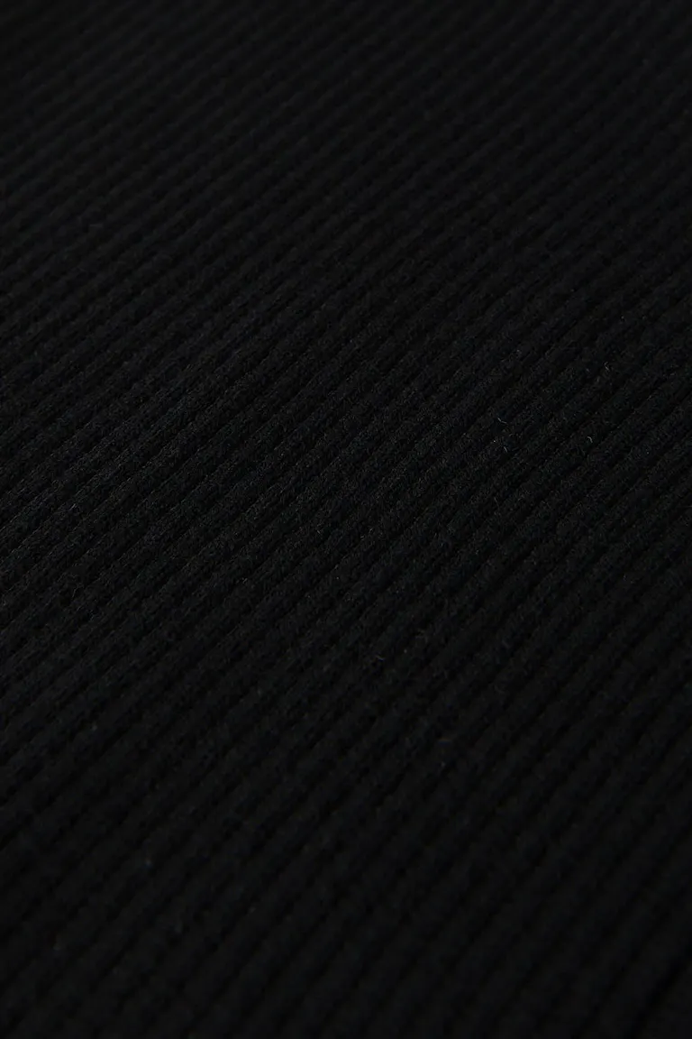 172709000