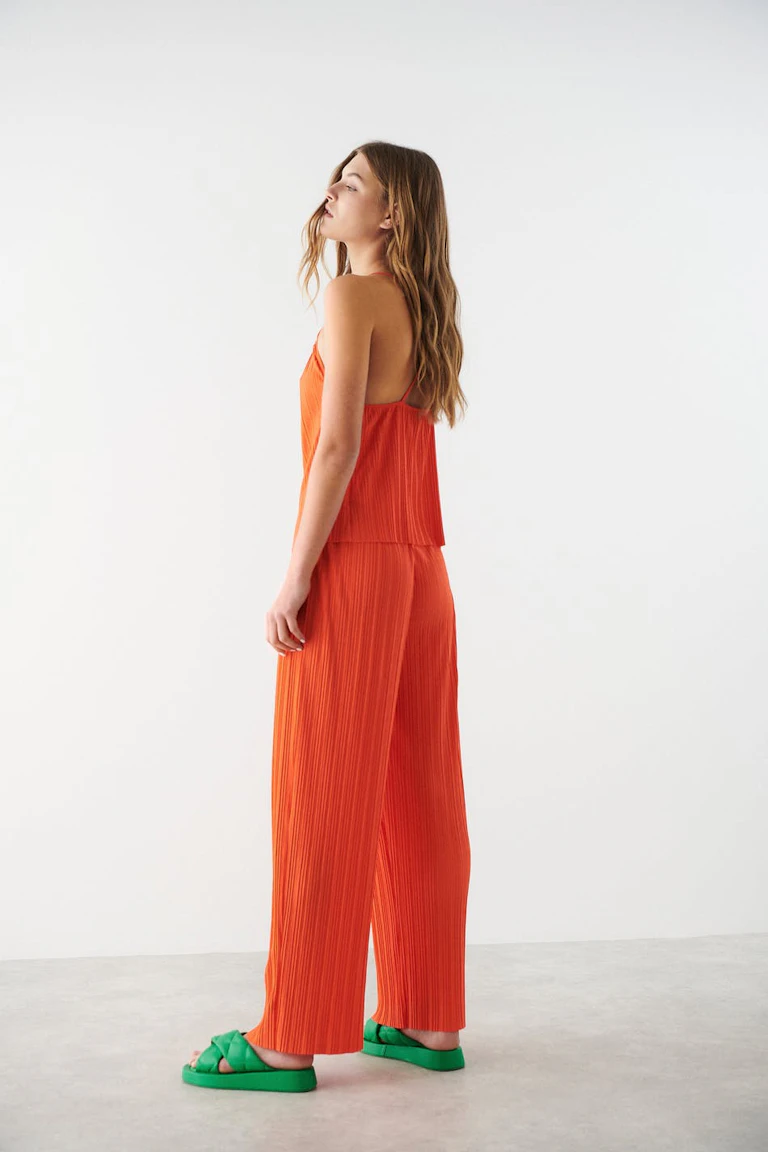 172893936