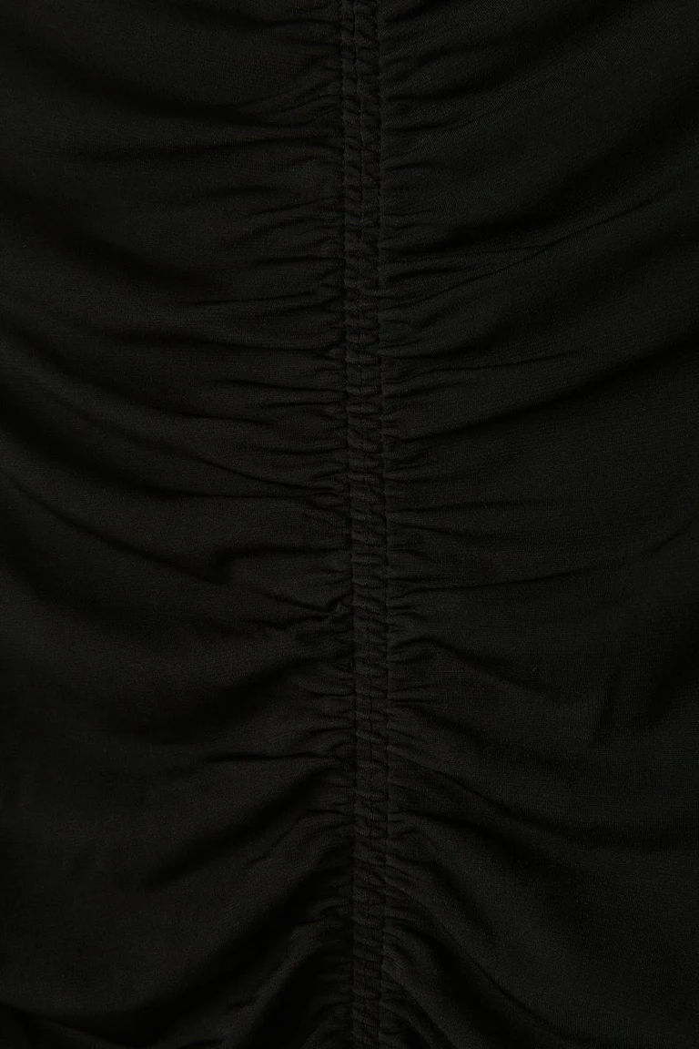 178479000