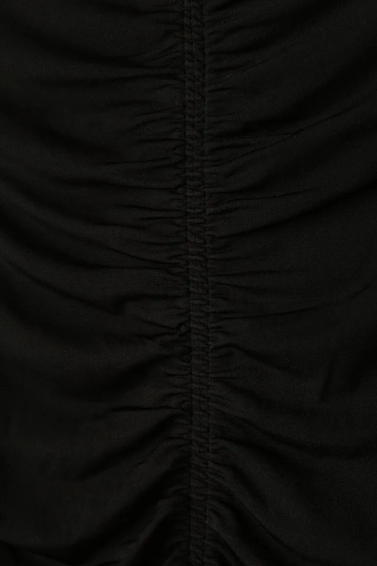 178479000