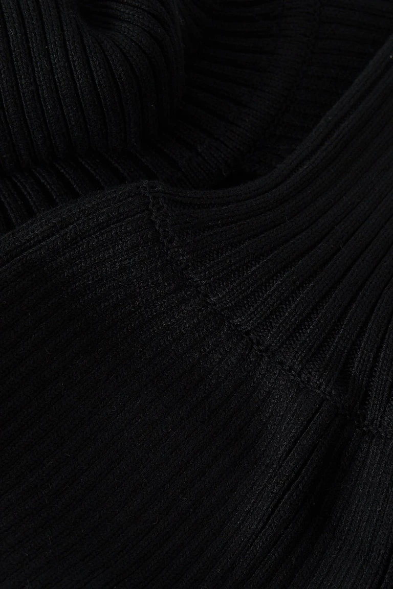 178929000