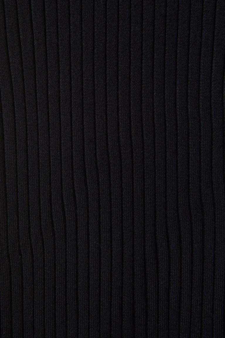 181579000